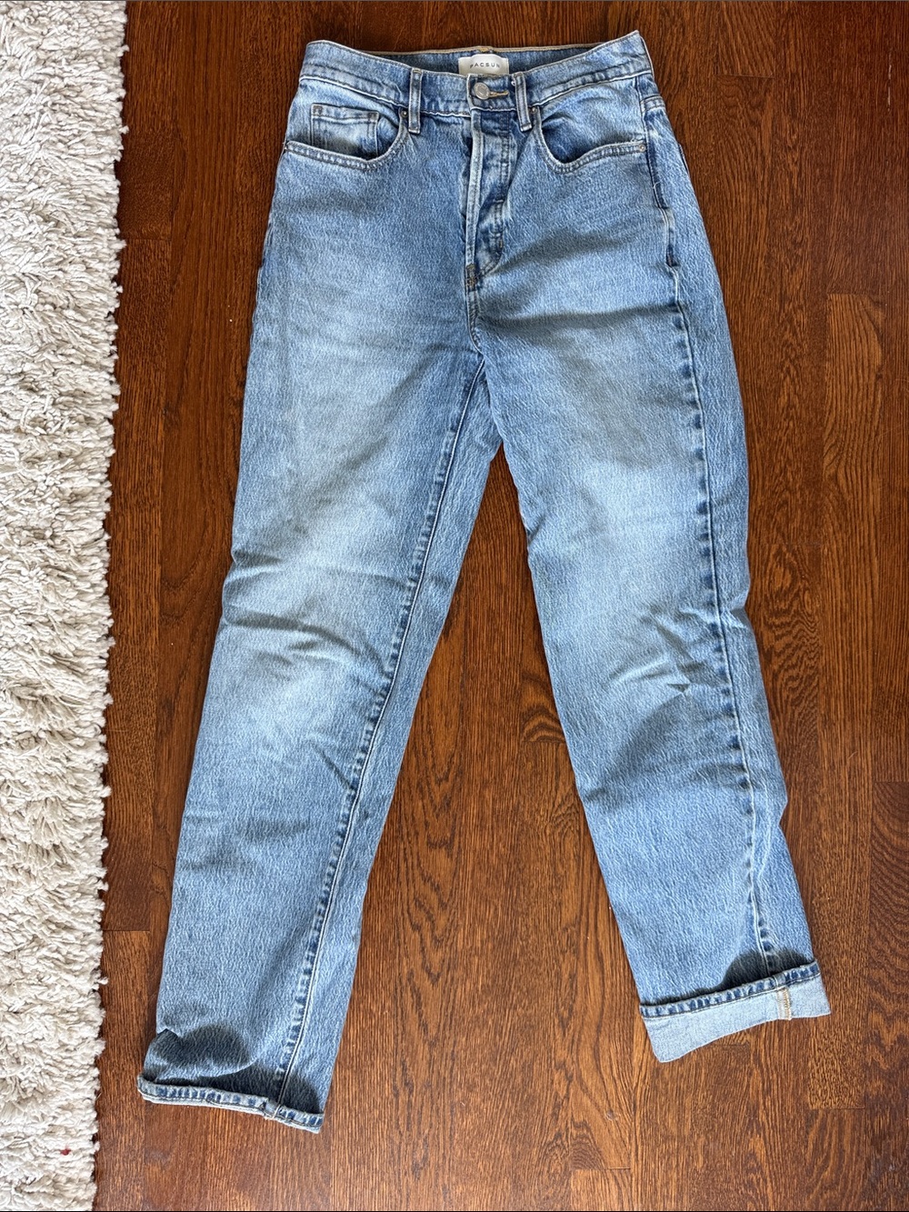 PacSun Women's Straight Leg Jeans in Light Blue Wash